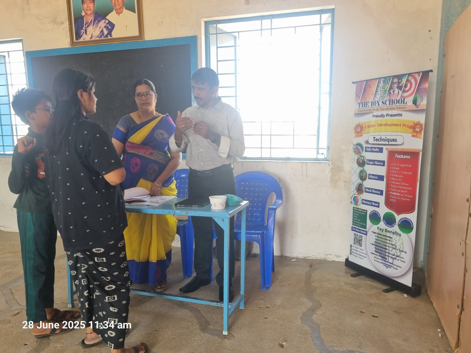 Demonstration at Malli Vidhyalaya school students and parents at Madurai - Image 1