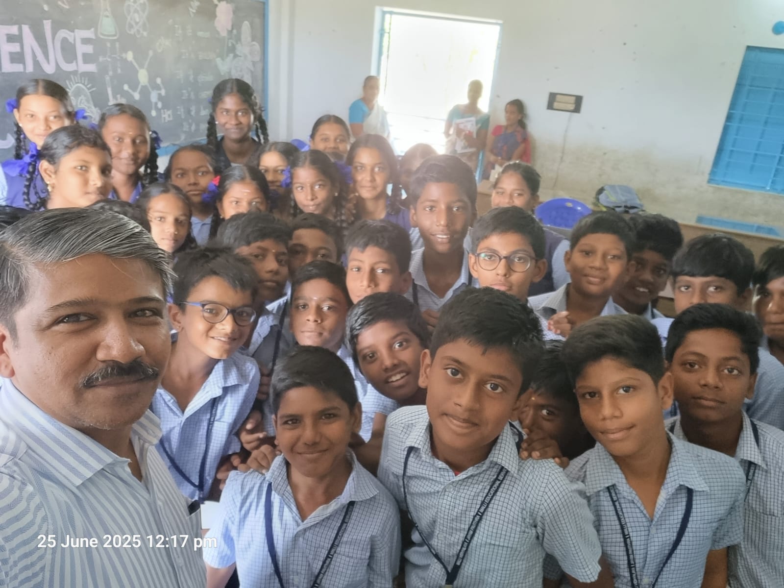 Demonstration at Malli Vidhyalaya school students and parents at Madurai - Image 2