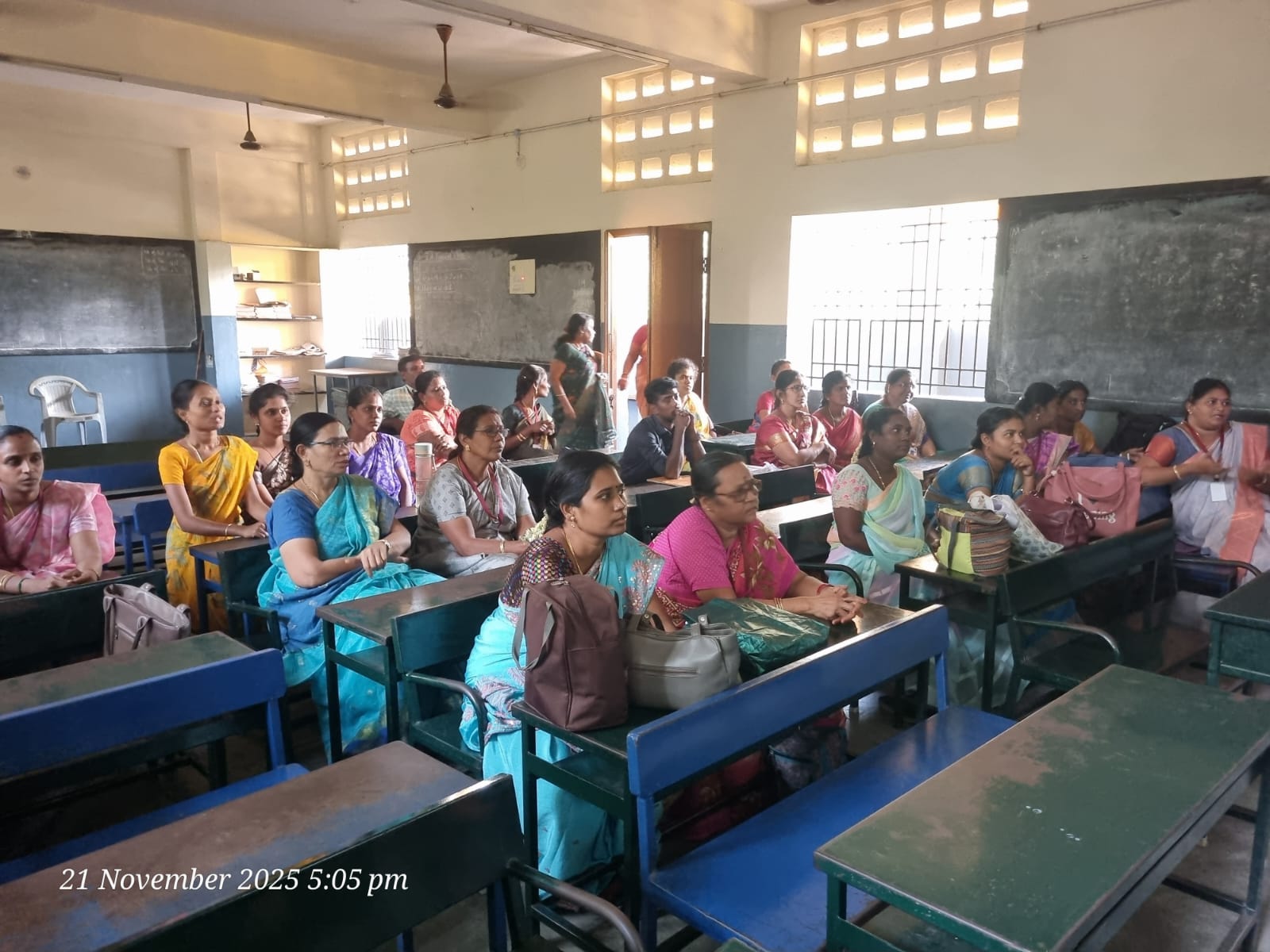 Demonstration to Sriman Nayakiyar School's teachers at Madurai - Image 1