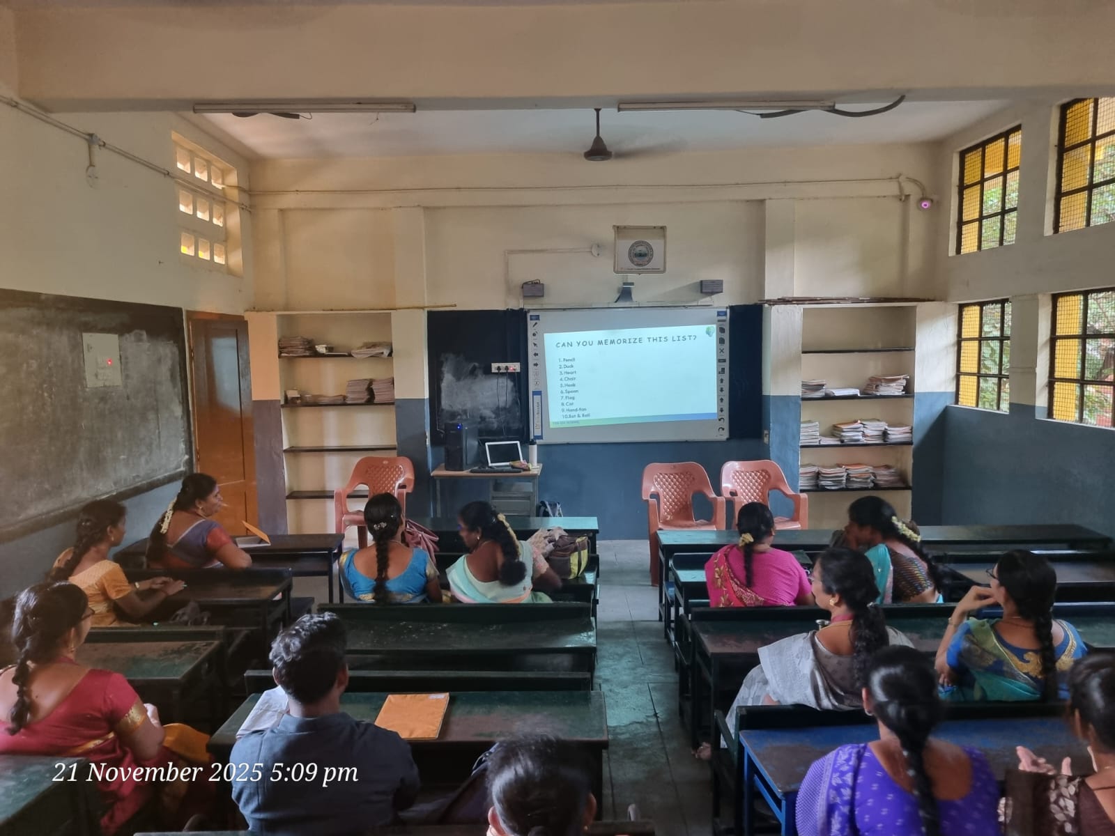 Demonstration to Sriman Nayakiyar School's teachers at Madurai - Image 2
